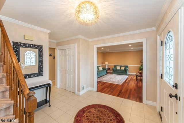 4 Summit Lane, Roxbury Twp., NJ 07876