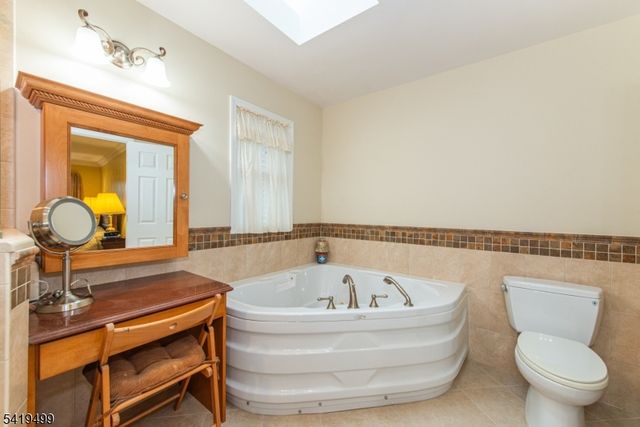 4 Summit Lane, Roxbury Twp., NJ 07876