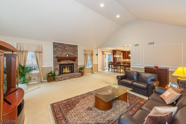 4 Summit Lane, Roxbury Twp., NJ 07876