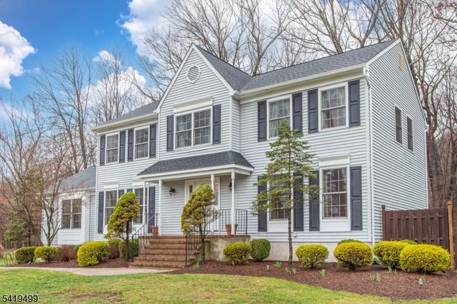 4 Summit Lane, Roxbury Twp., NJ 07876