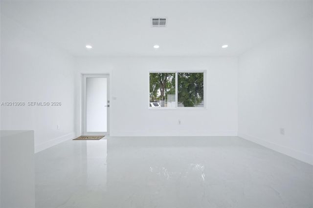 321 N 69th Ave, Hollywood, FL 33024