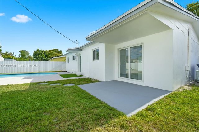 321 N 69th Ave, Hollywood, FL 33024