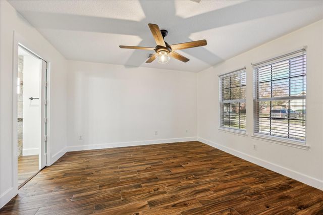 262 Rolling Brook Drive, Dickinson, TX 77539