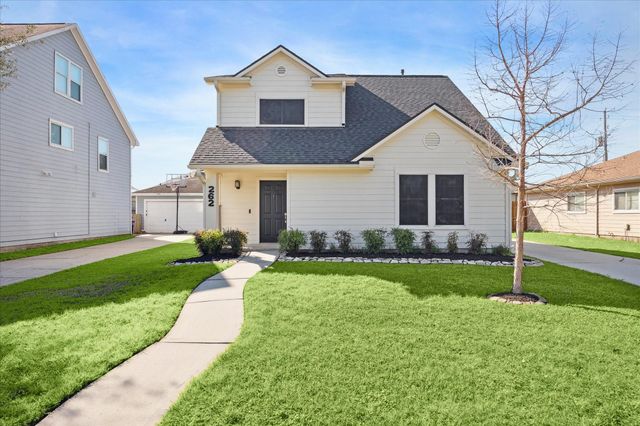262 Rolling Brook Drive, Dickinson, TX 77539