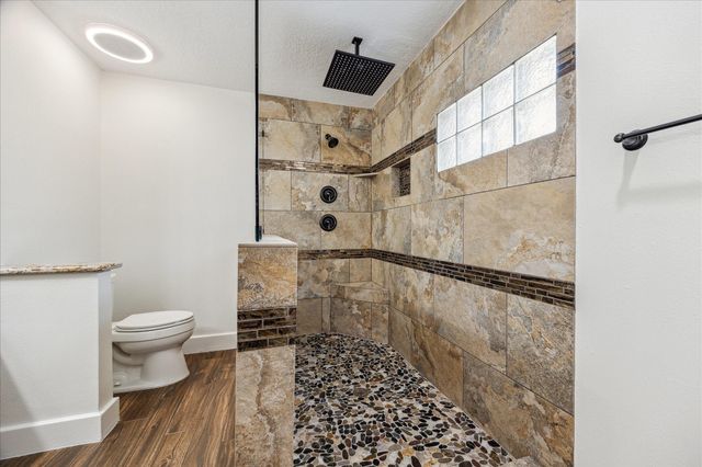 262 Rolling Brook Drive, Dickinson, TX 77539
