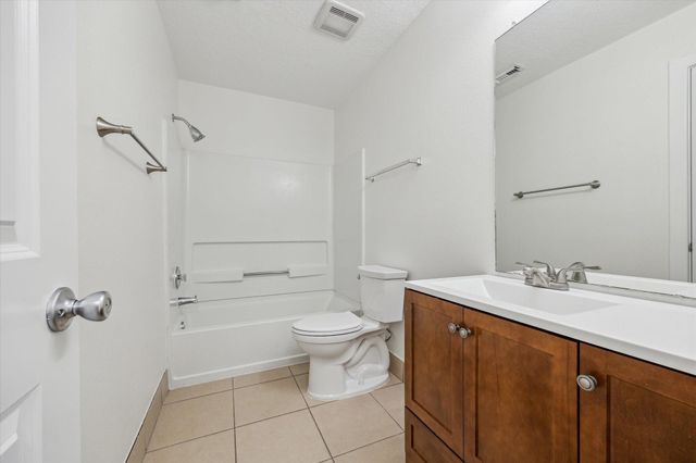 262 Rolling Brook Drive, Dickinson, TX 77539