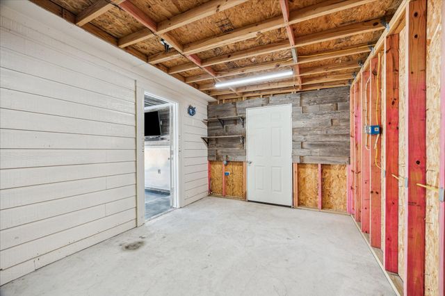 262 Rolling Brook Drive, Dickinson, TX 77539