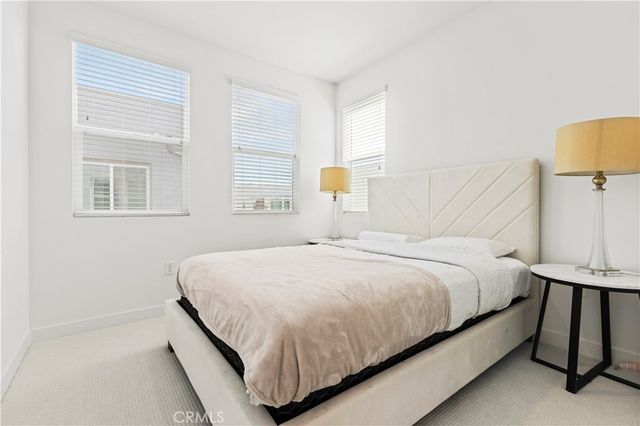 609 S Lyon Street, Santa Ana, CA 92705