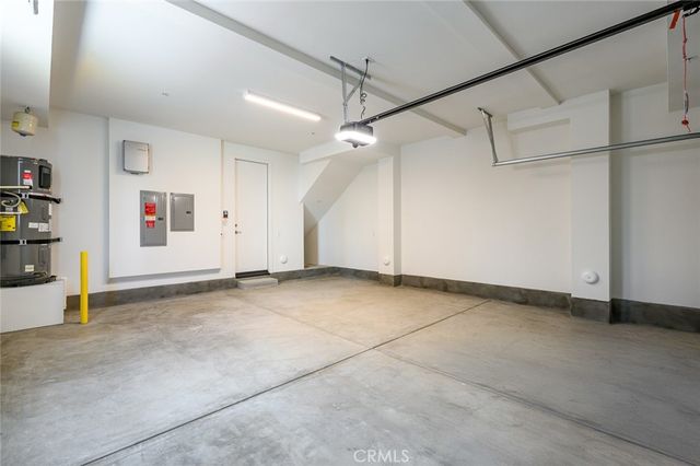 609 S Lyon Street, Santa Ana, CA 92705