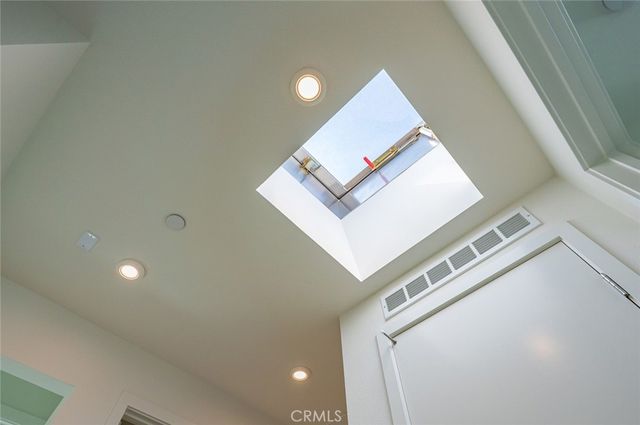 609 S Lyon Street, Santa Ana, CA 92705