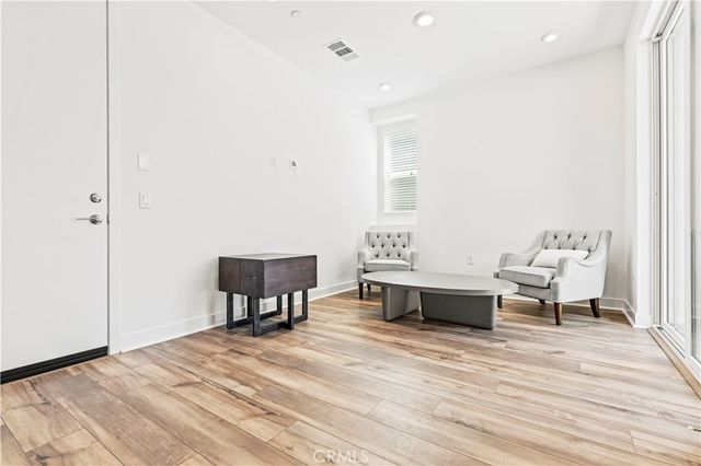 609 S Lyon Street, Santa Ana, CA 92705