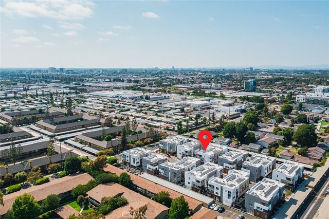 609 S Lyon Street, Santa Ana, CA 92705