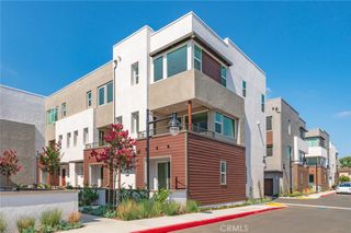 609 S Lyon Street, Santa Ana, CA 92705