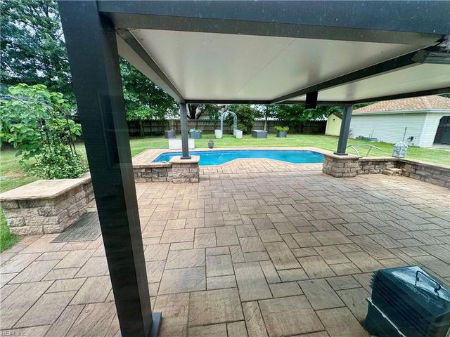 1868 Haverhill DR, Virginia Beach, VA 23453