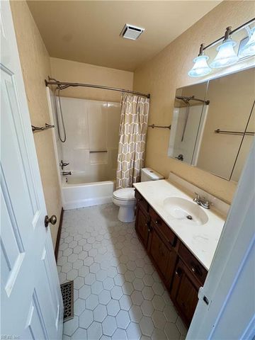 1868 Haverhill DR, Virginia Beach, VA 23453