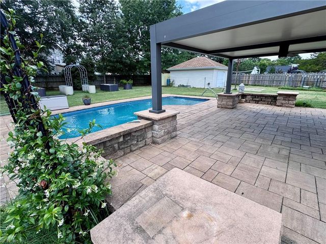 1868 Haverhill DR, Virginia Beach, VA 23453