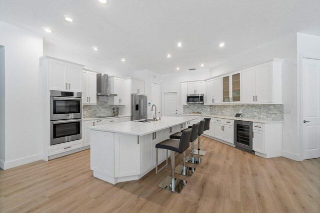 8369 SE Island Way, Jupiter, FL 33458