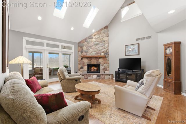 1290 Grace Lane, Milford Charter Township, MI 48380