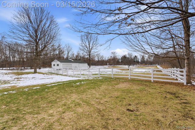 1290 Grace Lane, Milford Charter Township, MI 48380