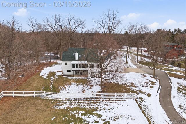 1290 Grace Lane, Milford Charter Township, MI 48380