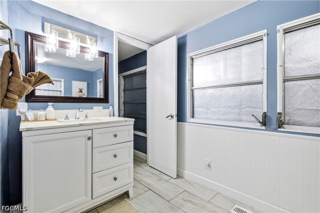16200 Cathy CT, Fort Myers, FL 33908