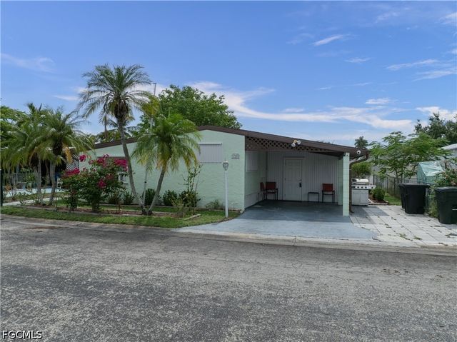 16200 Cathy CT, Fort Myers, FL 33908