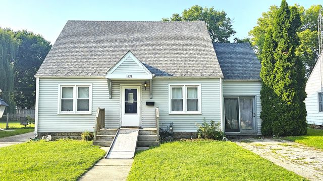 1221 Richmond Street, Joliet, IL 60435