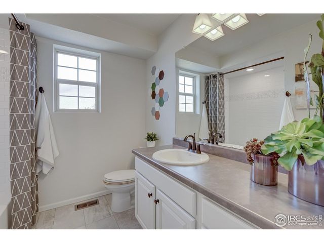 3615 Valleywood Ct, Johnstown, CO 80534