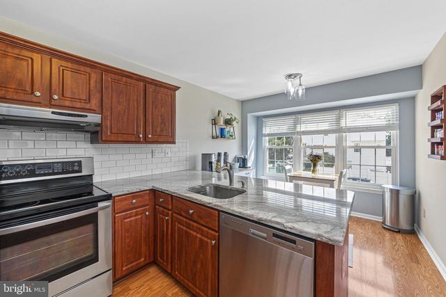 446 PLEASANT VALLEY DR, Conshohocken, PA 19428