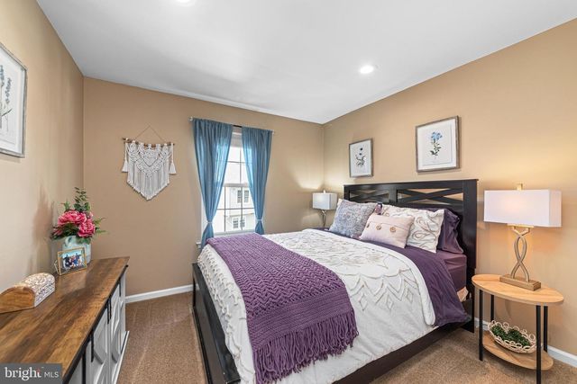 446 PLEASANT VALLEY DR, Conshohocken, PA 19428
