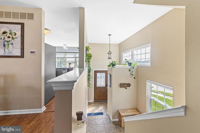 446 PLEASANT VALLEY DR, Conshohocken, PA 19428