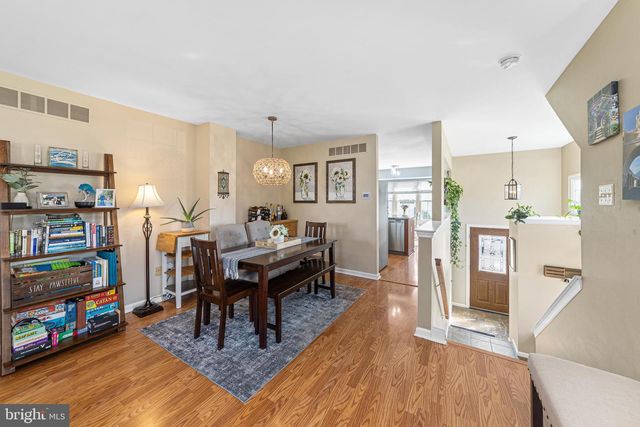 446 PLEASANT VALLEY DR, Conshohocken, PA 19428