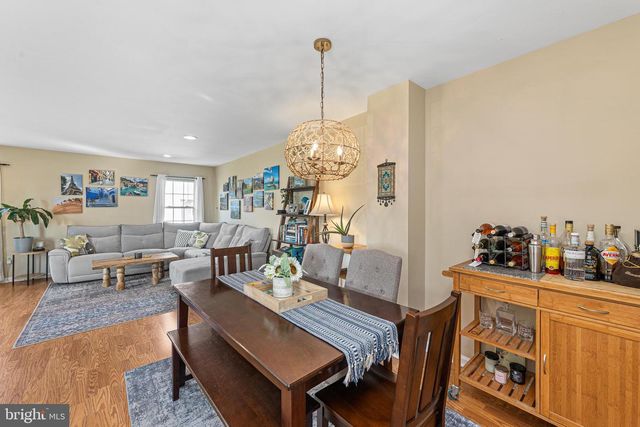 446 PLEASANT VALLEY DR, Conshohocken, PA 19428