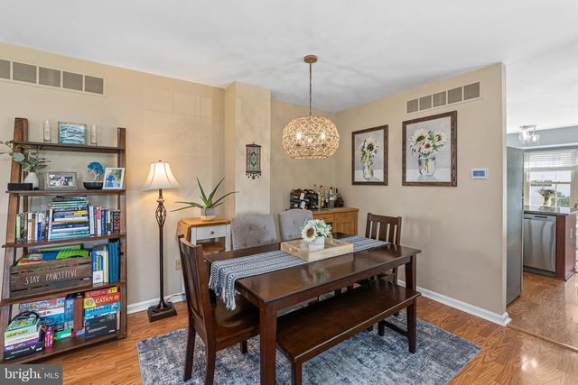 446 PLEASANT VALLEY DR, Conshohocken, PA 19428