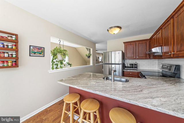 446 PLEASANT VALLEY DR, Conshohocken, PA 19428