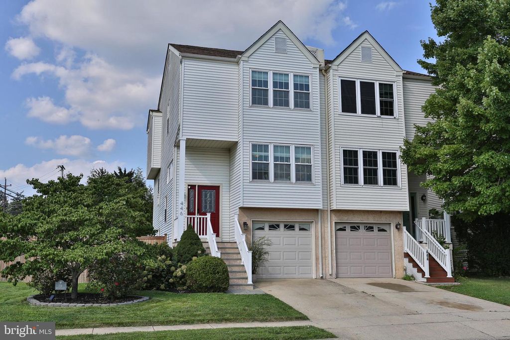 446 PLEASANT VALLEY DR, Conshohocken, PA 19428