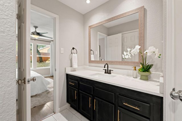 7911 Willet TRL, Austin, TX 78745