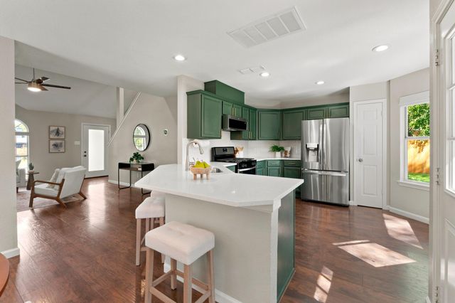 7911 Willet TRL, Austin, TX 78745