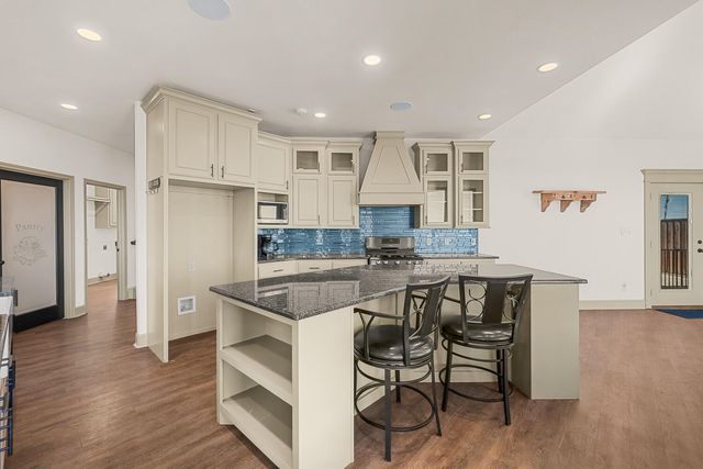 304 Palomino Drive, Lubbock, TX 79404