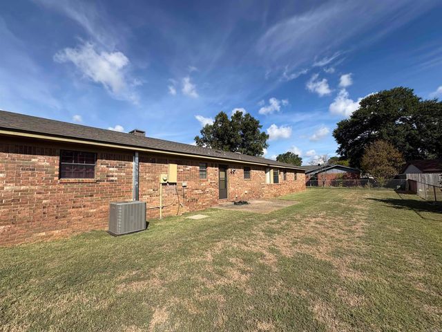 100 Stonewall Drive, Jacksonville, AR 72076