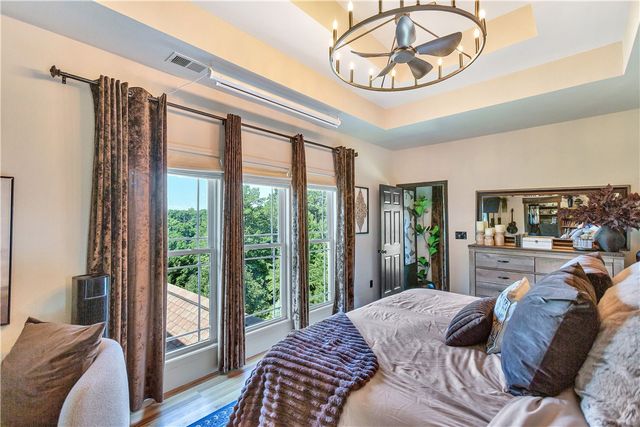 142 W Waters Edge Lane, West Union, SC 29696