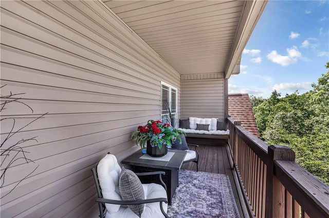 142 W Waters Edge Lane, West Union, SC 29696