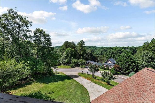 142 W Waters Edge Lane, West Union, SC 29696