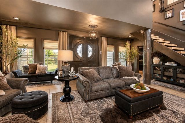 142 W Waters Edge Lane, West Union, SC 29696
