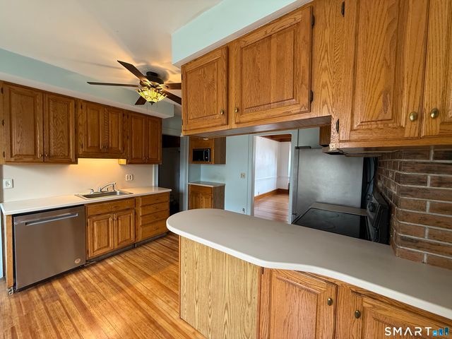 28 Sycamore Street, Windsor, CT 06095