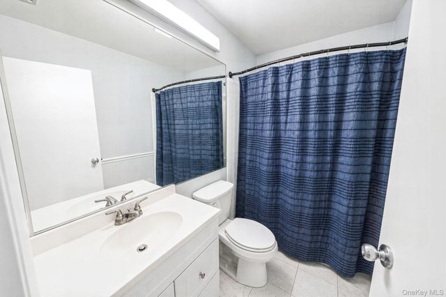 4 Balmoral Court, Middle Island, NY 11953
