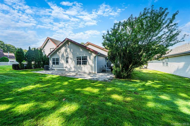 4 Balmoral Court, Middle Island, NY 11953