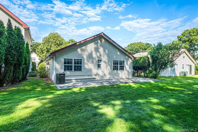 4 Balmoral Court, Middle Island, NY 11953