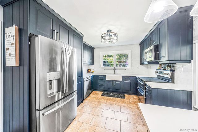 4 Balmoral Court, Middle Island, NY 11953