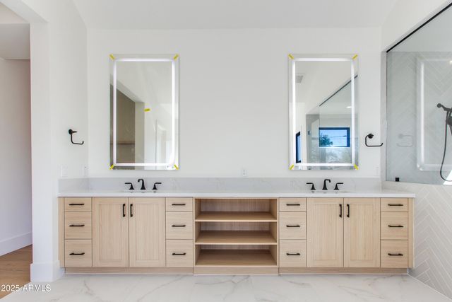 6249 E LARKSPUR Drive, Scottsdale, AZ 85254